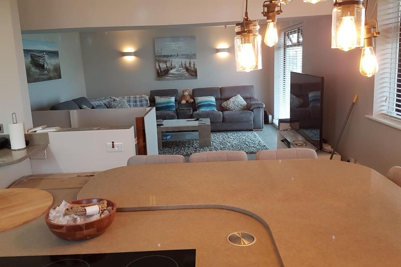 3 Bedroom Deganwy Sea View Beach House Ll31 Zewnętrze zdjęcie